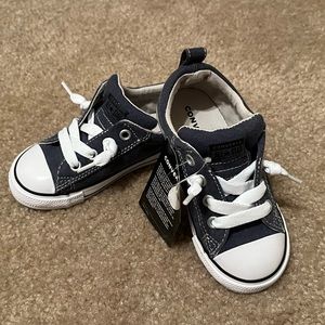 NWT Toddler Converse - Size 9